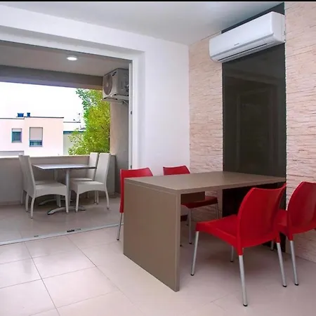 Daska Apartment *