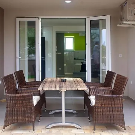 Daska ニヴィーチェ