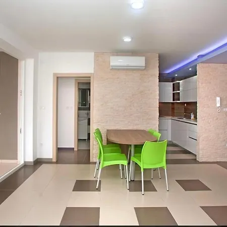 Daska Apartment