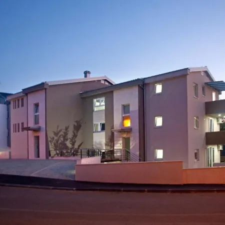 Daska アパート ニヴィーチェ