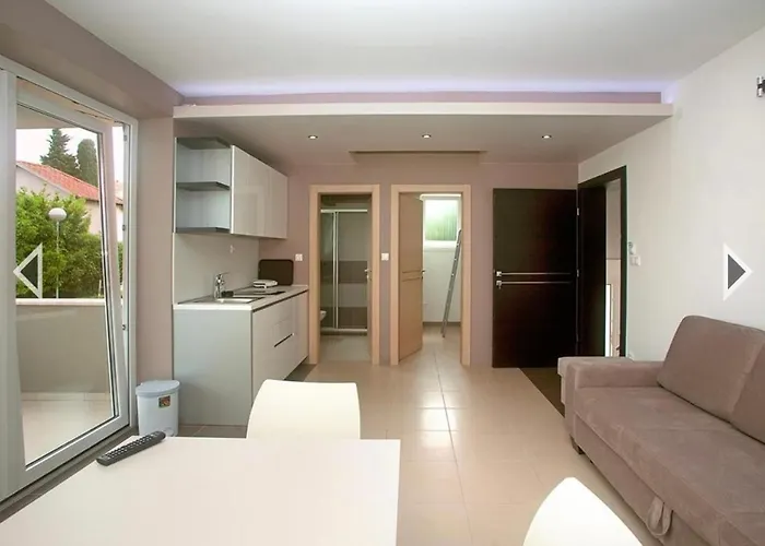 アパート Daska ニヴィーチェ